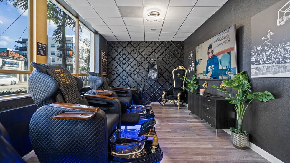 More Photos Of 1510 E Colonial Dr, Orlando Office For Lease