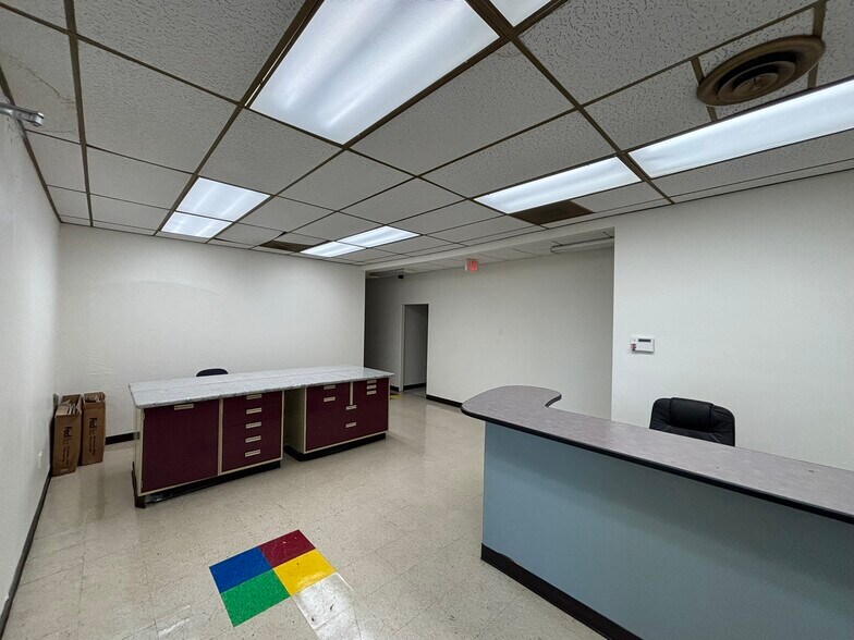 More Photos Of 625-725 San Aleso Ave, Sunnyvale Light Distribution For Lease