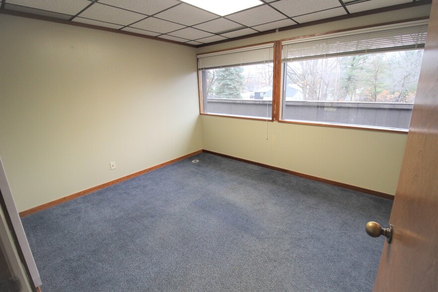 More Photos Of 201 E Seventeenth St, Traverse City Office For Lease