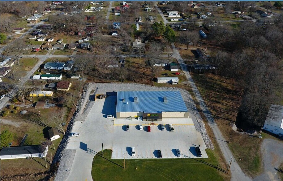 More Photos Of 704 Ohio St, Brookport Convenience Store For Sale