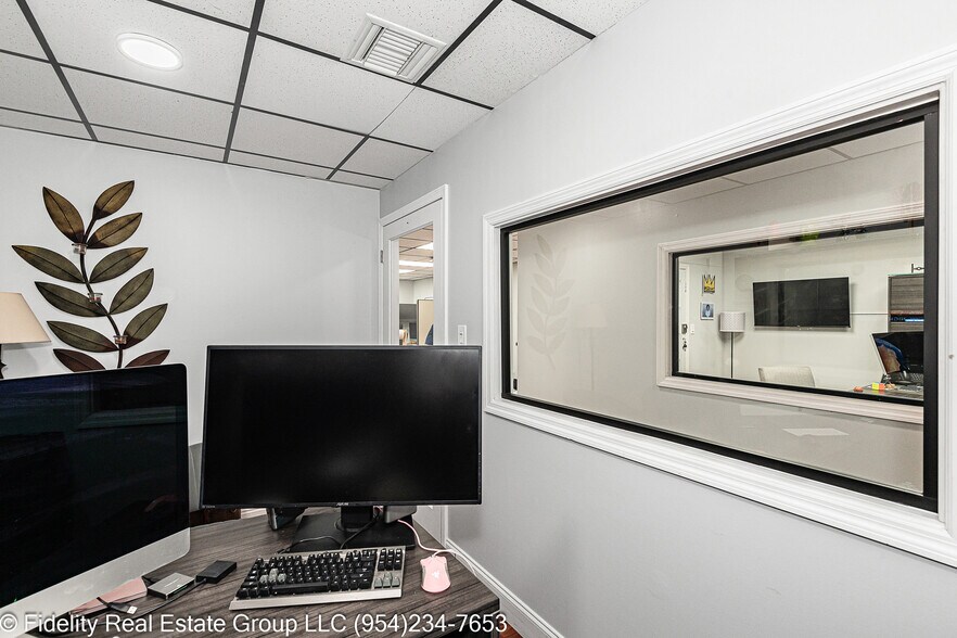 More Photos Of 3650 Coral Ridge Dr, Coral Springs Light Manufacturing For Sale