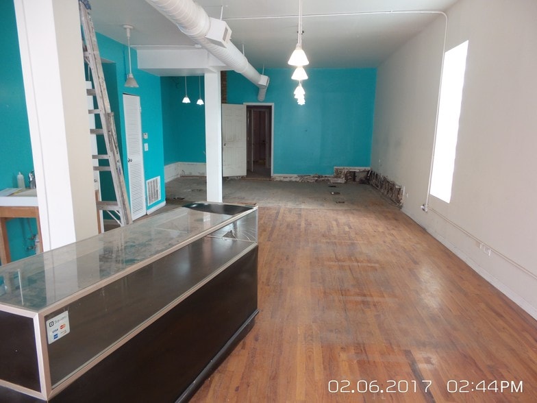 More Photos Of 525-527 N Ashland Ave, Chicago Storefront Retail Residential For Sale