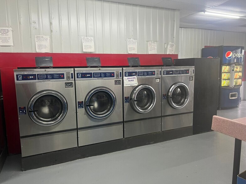 More Photos Of 285 Head Dr, Cleveland General Retail For Sale