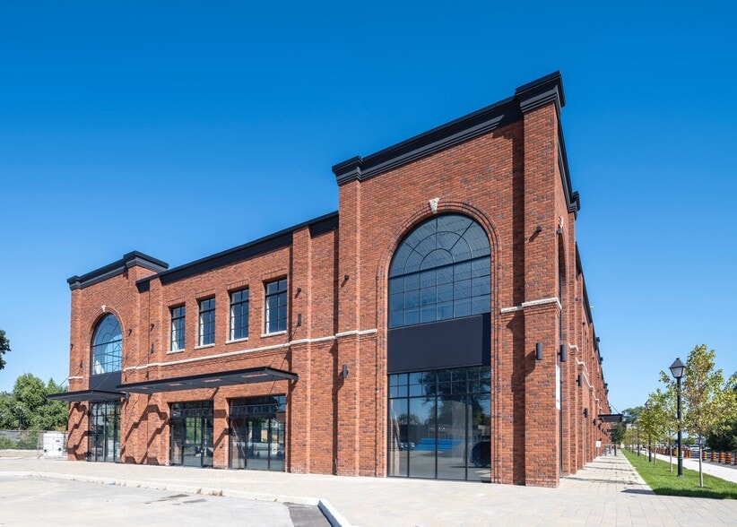 More Photos Of 2650 St Clair Av W, Toronto Freestanding For Sale