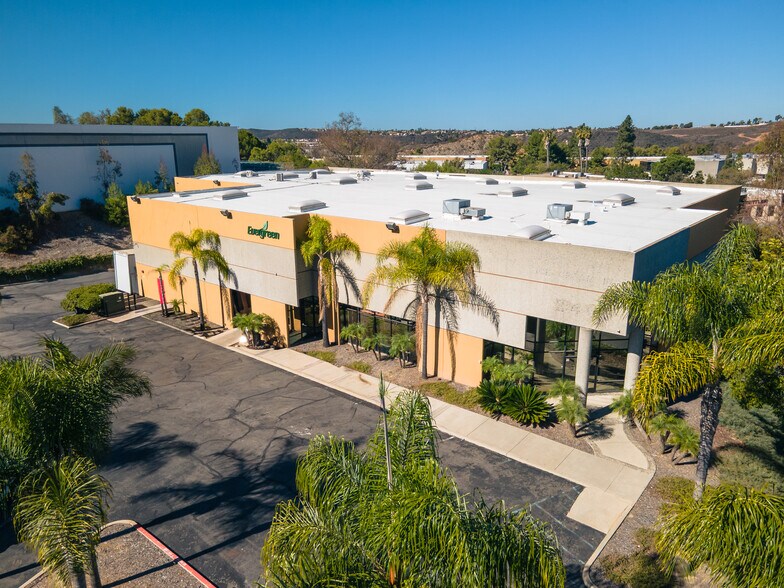 More Photos Of 2465 Coral St, Vista Distribution For Lease