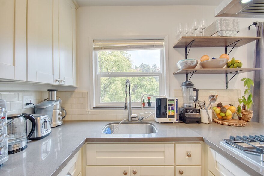 More Photos Of 1717-1721 Morton Ave, Los Angeles Apartments For Sale