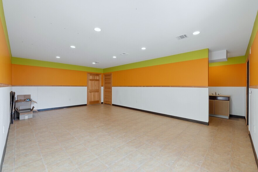 More Photos Of 5405 Bergenline Ave, West New York Storefront Retail Office For Lease