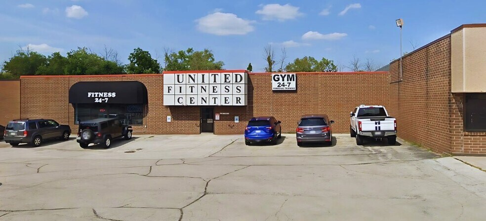 More Photos Of N85 W15880 Appleton Ave, Menomonee Falls Unknown For Lease