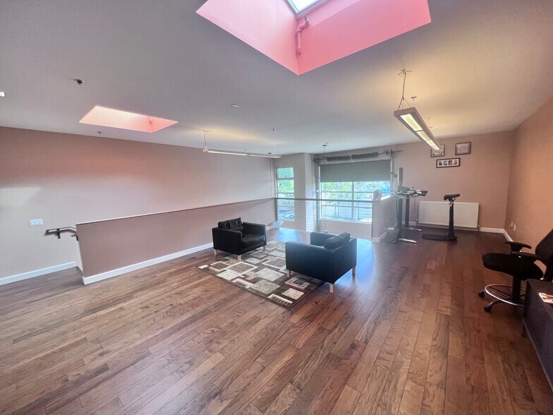 More Photos Of 1331 7th St, Berkeley Loft Creative Space For Lease