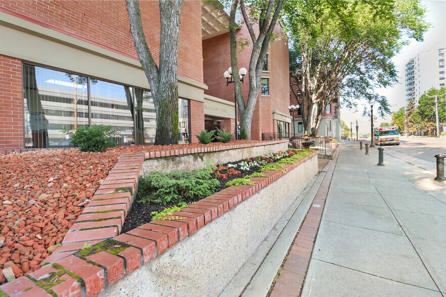 More Photos Of 11503 100th Ave NW, Edmonton Apartments For Sale