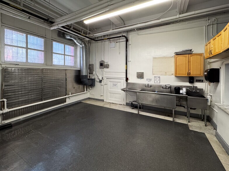 More Photos Of 452 College Ave, Bronx Schools For Lease