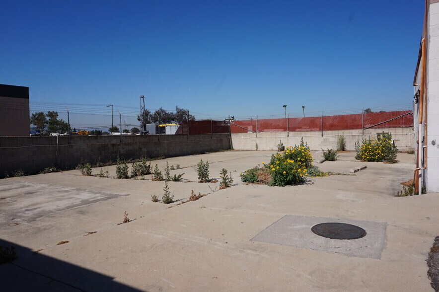 More Photos Of 15251 Boyle Ave, Fontana Warehouse For Sale