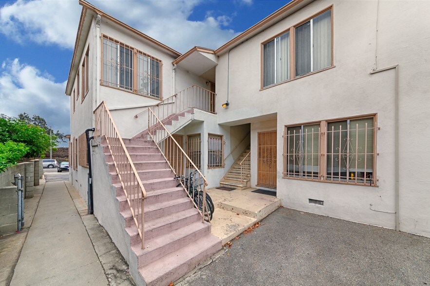 More Photos Of 1937 17th St, Santa Monica Apartments For Sale