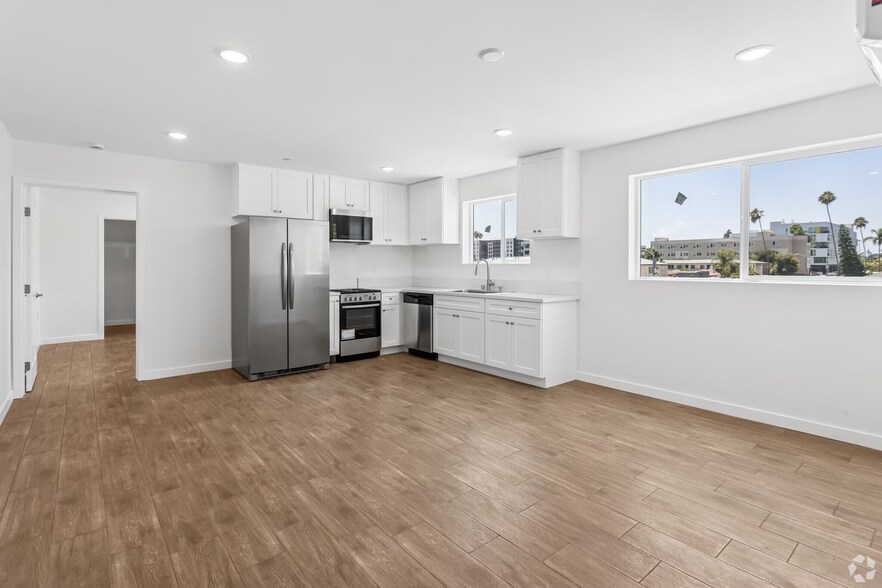 More Photos Of 833 W 84th St, Los Angeles Apartments For Sale