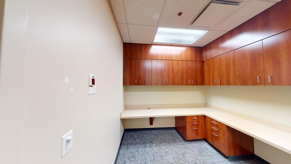 More Photos Of 1720-1790 W Golf Rd, Mount Prospect Unknown For Lease