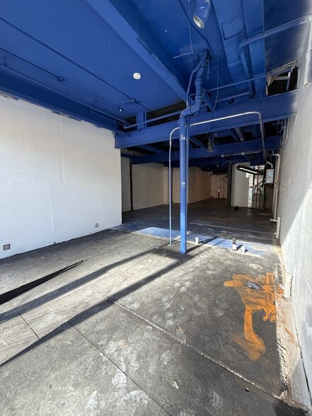 More Photos Of 1111 W Randolph St, Chicago Storefront Retail Residential For Lease