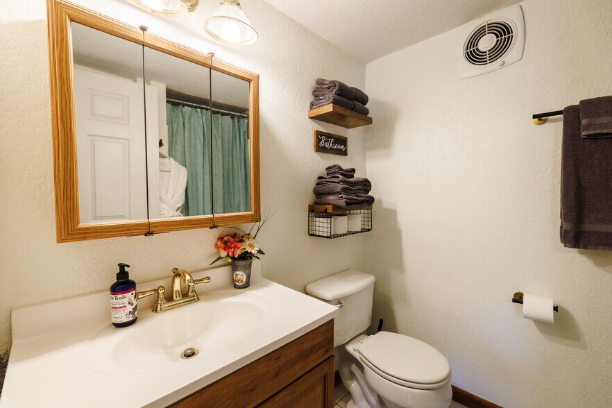 More Photos Of 215 E French Ave, Orange City Hospitality For Sale