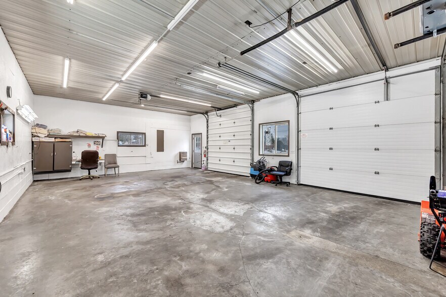 More Photos Of 513-529 Duluth Ave, Sturgeon Bay, Sturgeon Bay General Retail For Sale