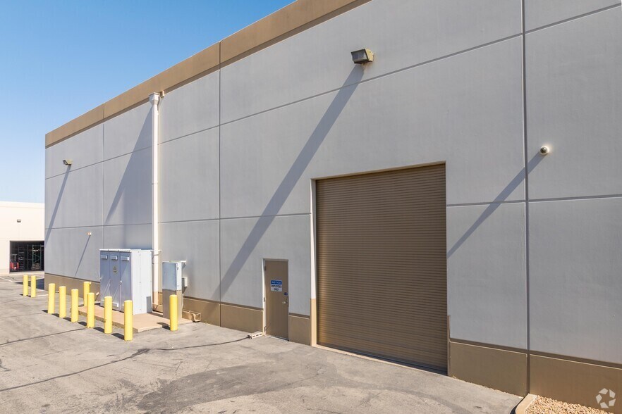 More Photos Of 7490 Commercial Way, Henderson Warehouse For Lease
