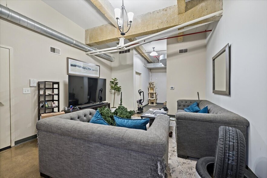 More Photos Of 128 N 8th St, Allentown Warehouse For Sale