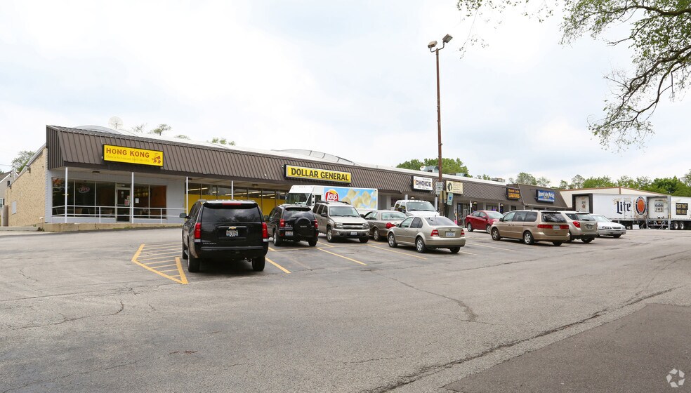 More Photos Of 208-214 W Washington St, Round Lake Unknown For Lease