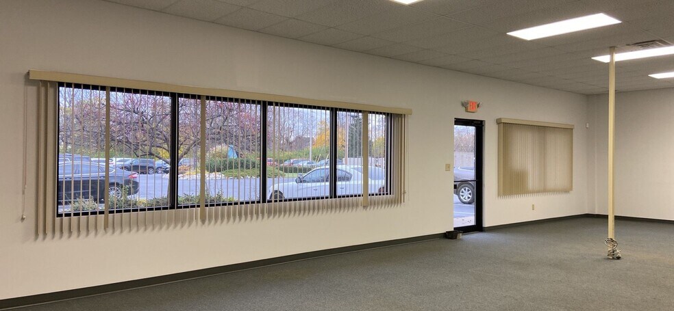 More Photos Of 427 W Pike St, Goshen Restaurant For Lease
