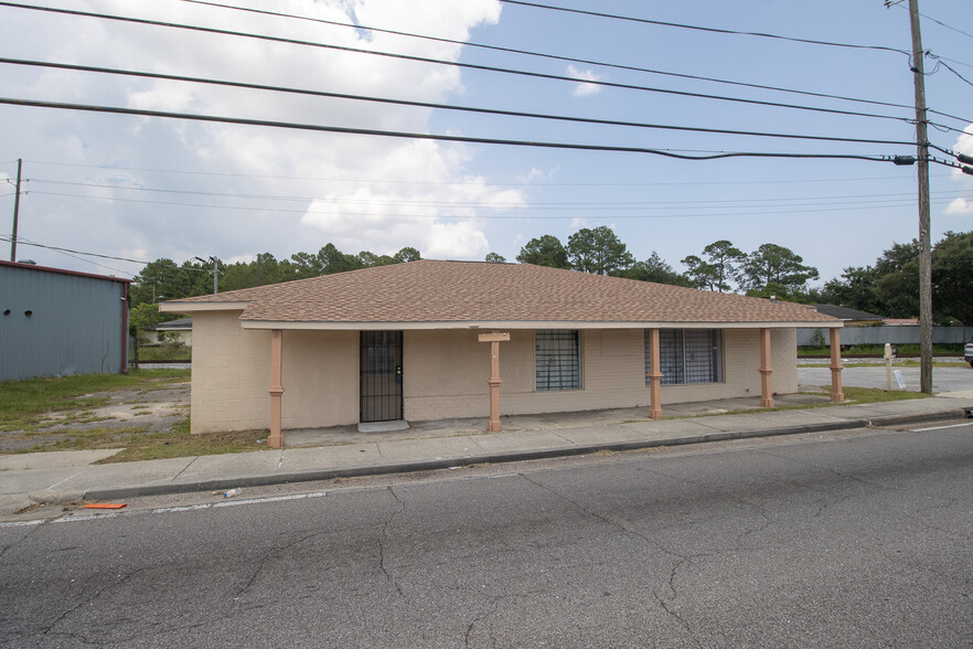 Primary Photo Of 3630 Main St, Moss Point Freestanding For Sale