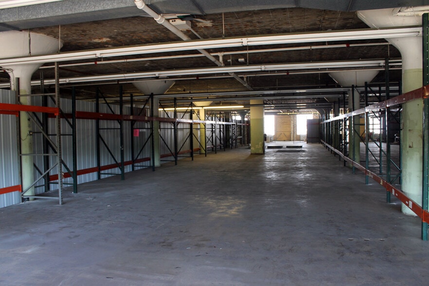 More Photos Of 5000 W Bloomingdale, Chicago Warehouse For Lease