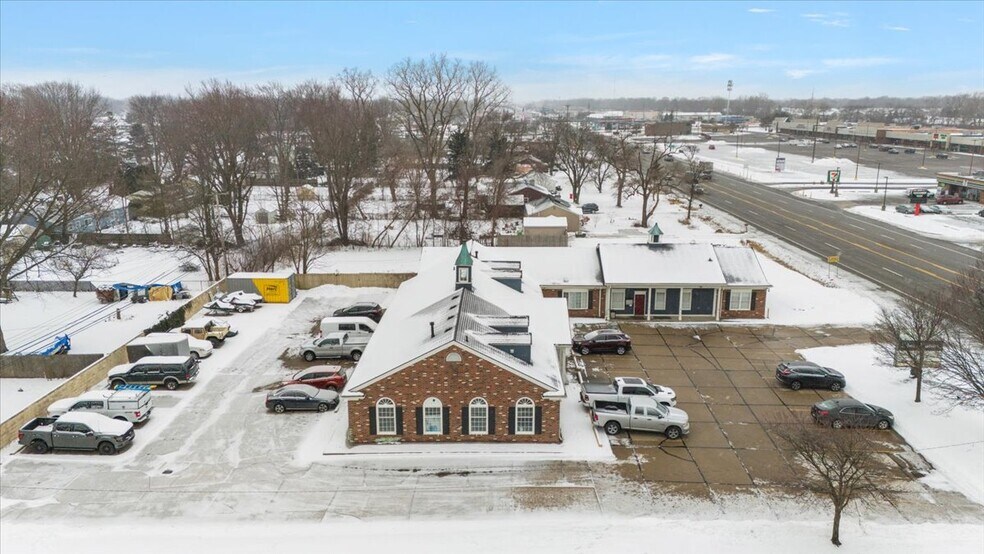 More Photos Of 37244 S Groesbeck Hwy, Clinton Township Office For Sale