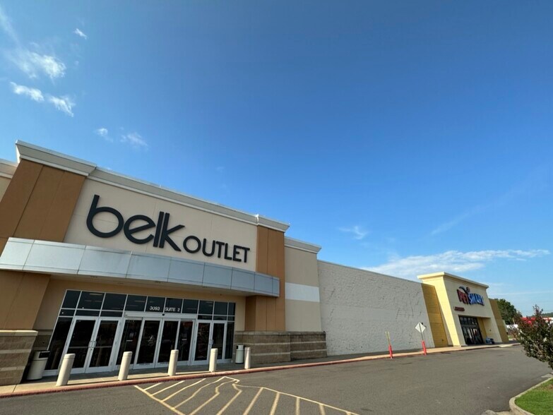 More Photos Of 3093 E Main St, Russellville Unknown For Lease