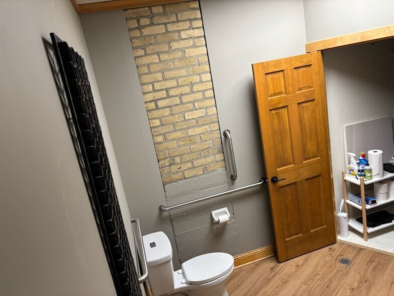 More Photos Of 102 5th St W, Chaska Office For Sale