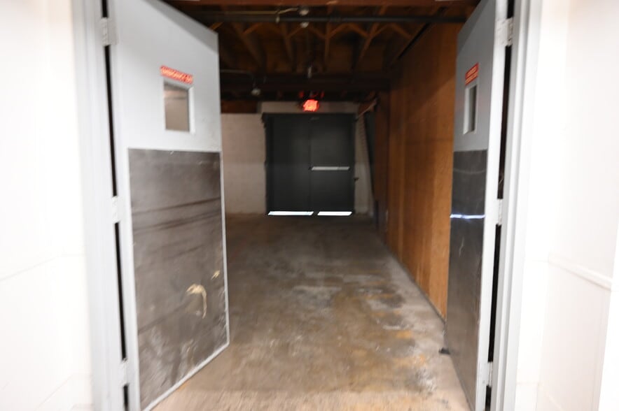 More Photos Of 2300 Claremont Ave, Ashland Storefront For Sale
