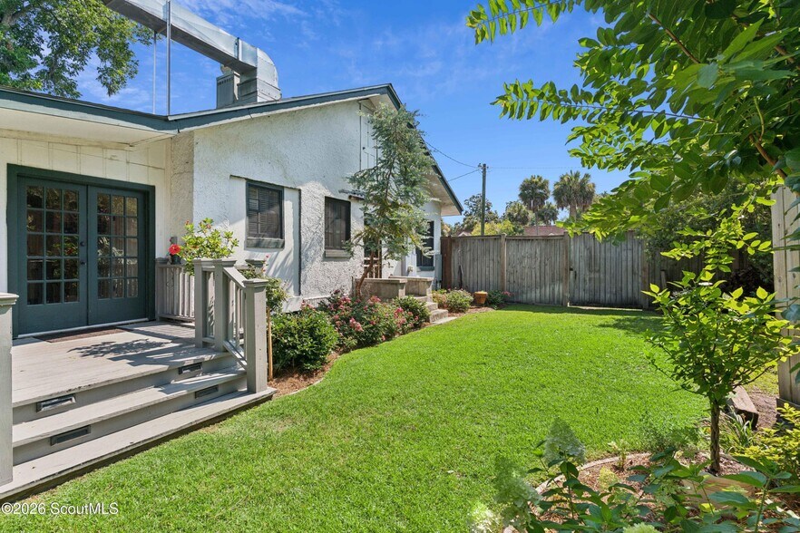 More Photos Of 1908 Gloucester St, Brunswick Restaurant For Sale
