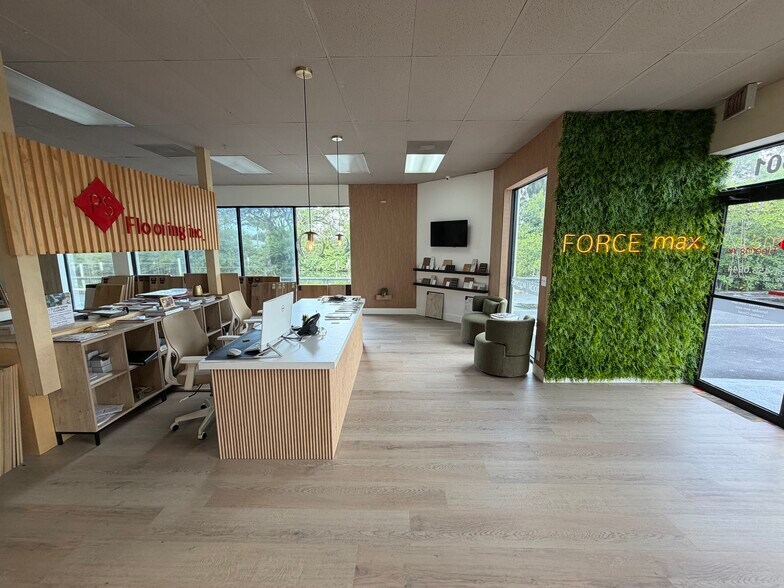 More Photos Of 501-505 Alternate A1A, Jupiter Storefront Retail Office For Lease