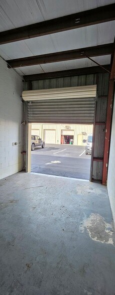 More Photos Of 1133 Industrial Blvd, Naples Manufacturing For Lease
