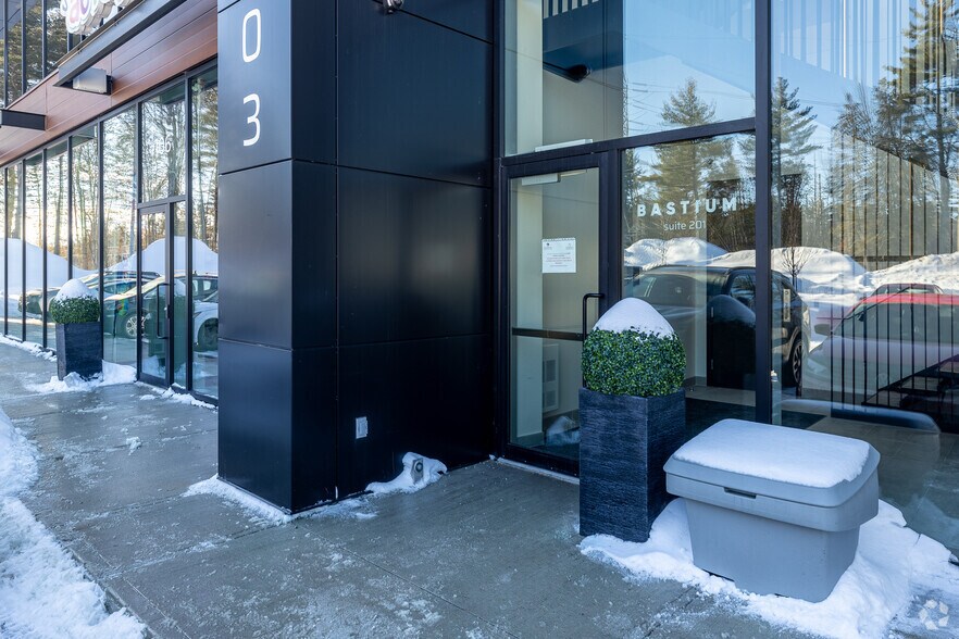 More Photos Of 1503 Boul Michèle-Bohec, Blainville General Retail For Lease