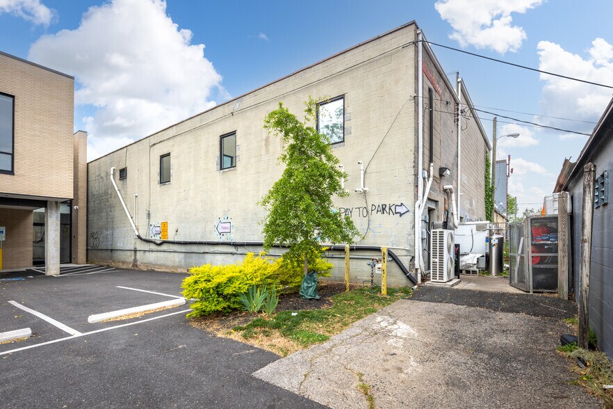 More Photos Of 2614 W Cary St, Richmond Freestanding For Sale