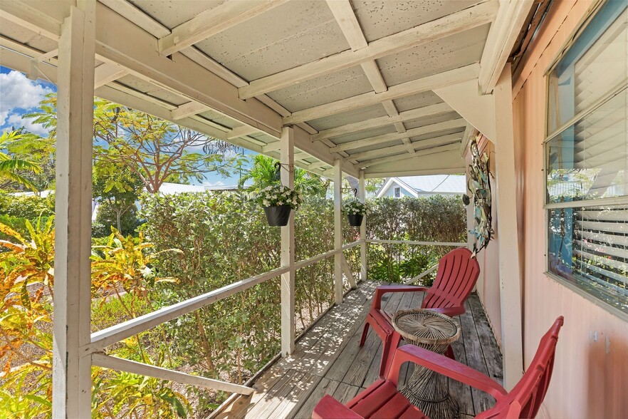 More Photos Of 243 61st St, Marathon Hotel For Sale