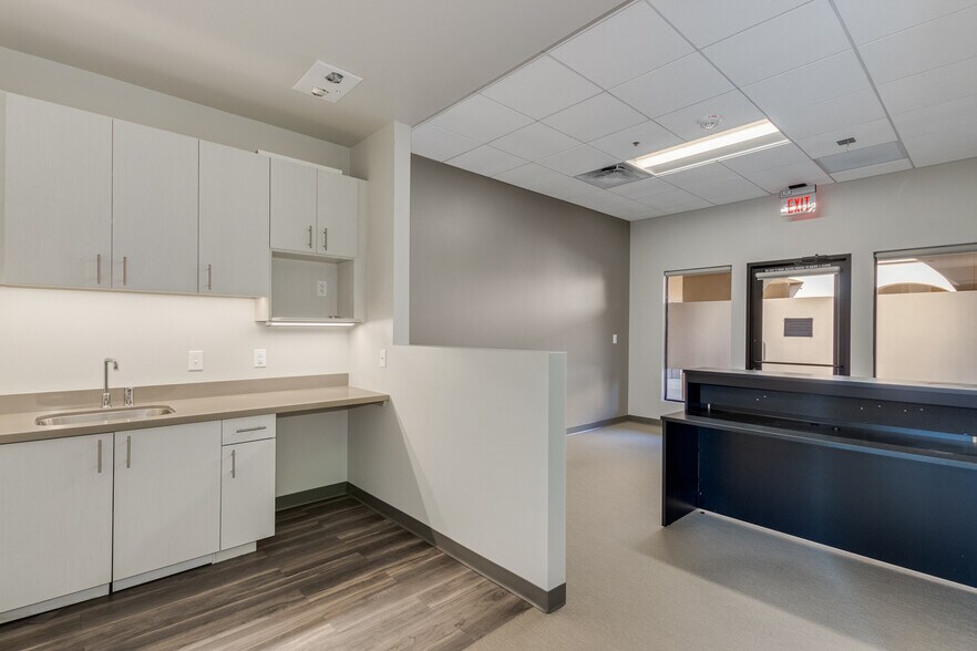 More Photos Of 1166 E warner Rd, Gilbert Unknown For Lease