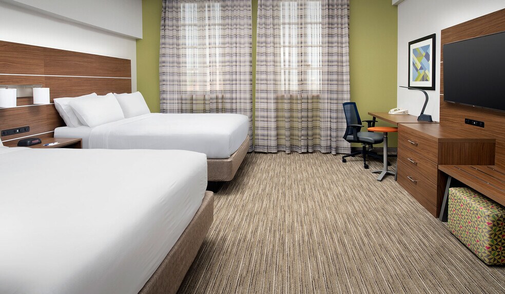 More Photos Of 120 Camaron St, San Antonio Hotel For Sale