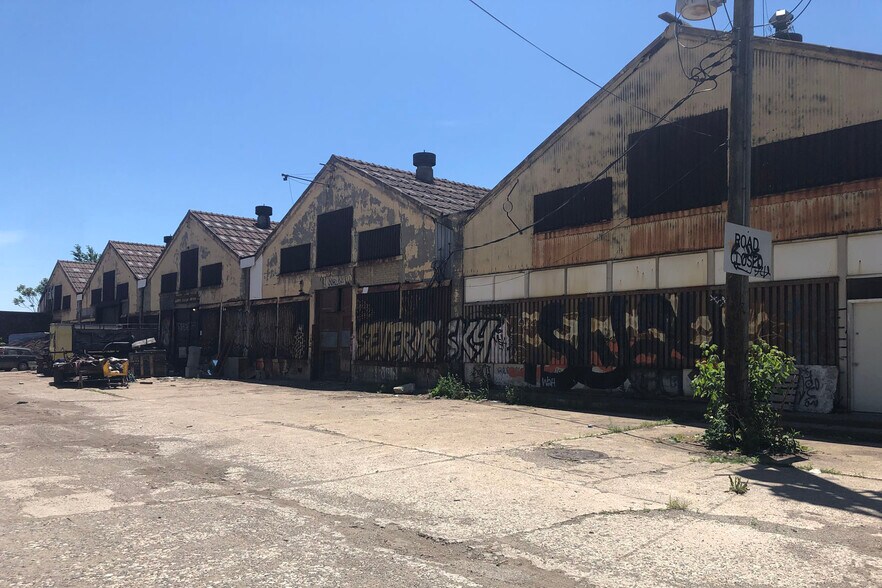 Primary Photo Of 6530-6540 E Palmer St, Detroit Refrigeration Cold Storage For Lease