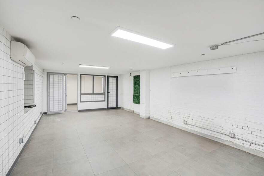 More Photos Of 535 DeKalb Ave, Brooklyn Specialty For Lease