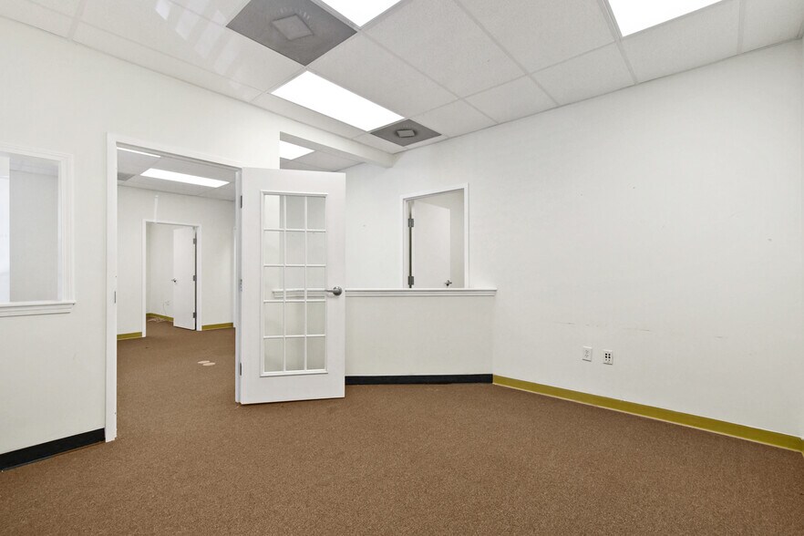 More Photos Of 1740 Tree Blvd, Saint Augustine Medical For Lease