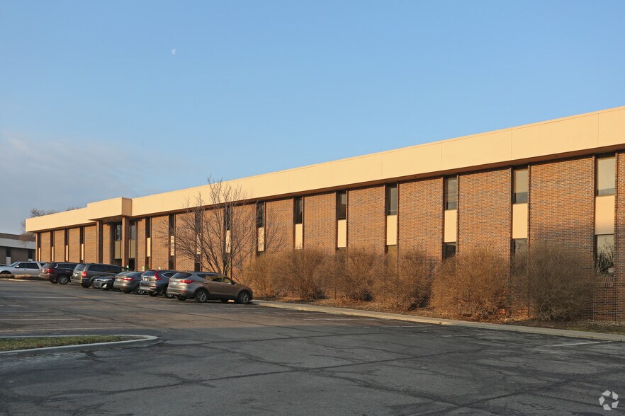More Photos Of 10500 Barkley St, Overland Park Office For Sale