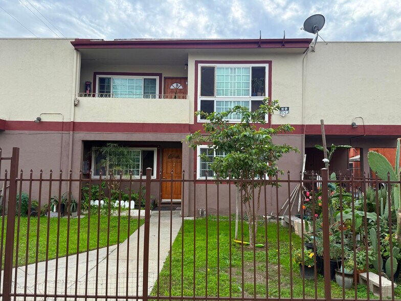 More Photos Of 6945 Hinds Ave, North Hollywood Apartments For Sale