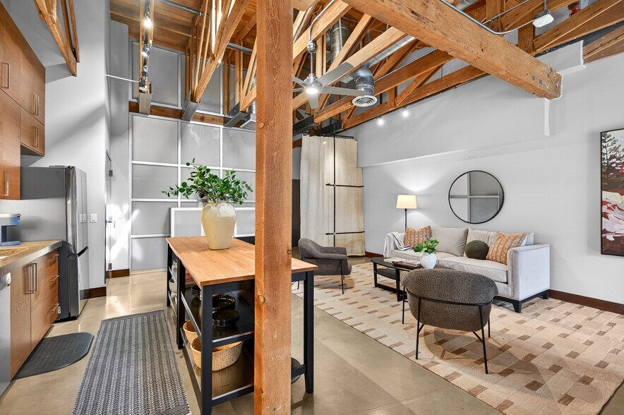 More Photos Of 1725 14th St, Sacramento Office For Sale