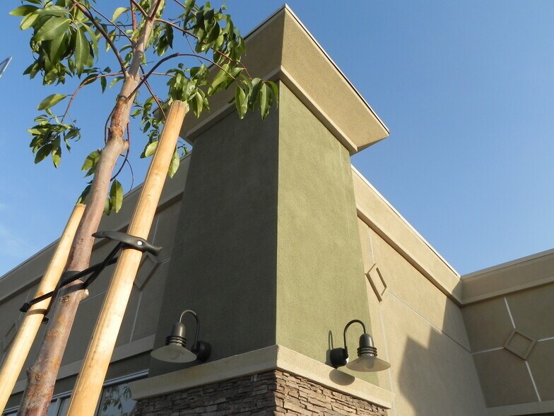 More Photos Of 2083 Orange Tree Ln, Redlands Freestanding For Lease