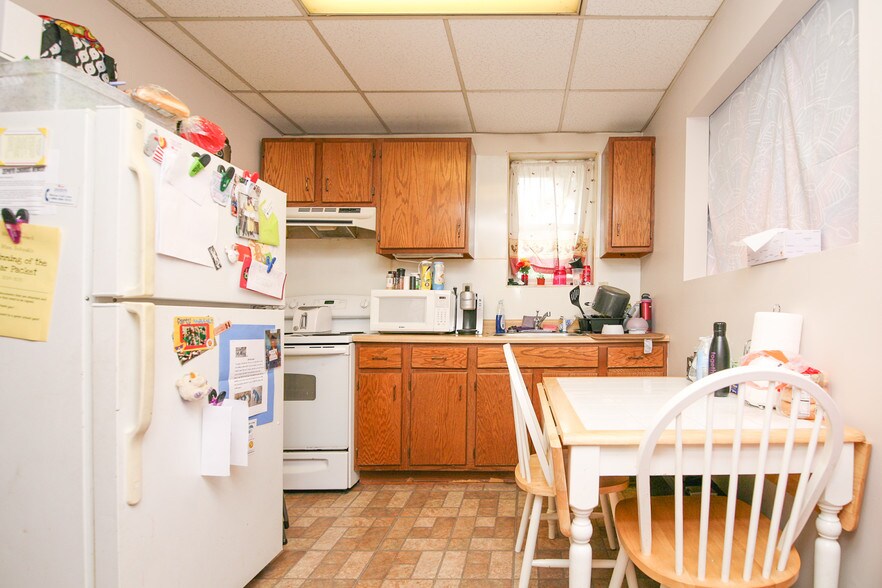 More Photos Of 2102 S Lehigh Ave, Whitehall Apartments For Sale
