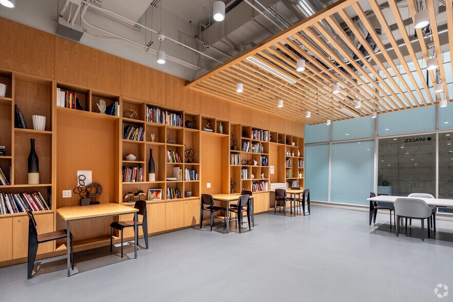 More Photos Of 75 Rue Queen, Montréal Coworking Space