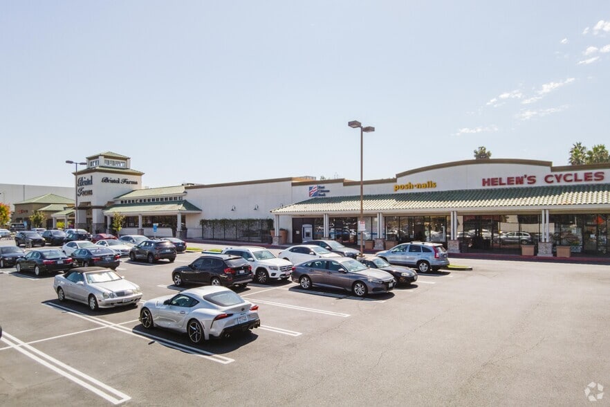 More Photos Of 1570 E Rosecrans Ave, Manhattan Beach Storefront For Lease